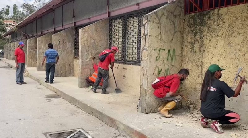 Realizan trabajos de recuperación y mantenimiento en el Mercado Libre de Macarao