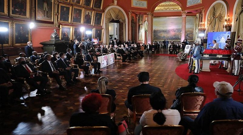 Presidente Nicolás maduro rinde honores al diputado Earle Herrera