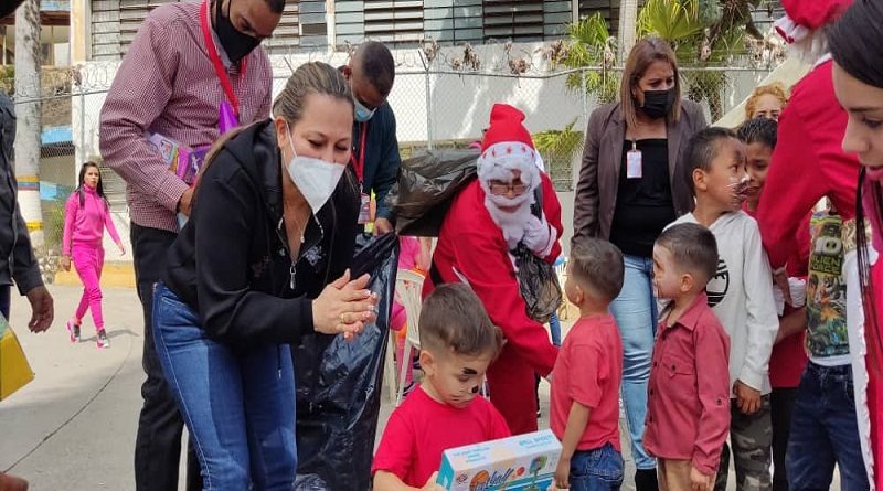 Niños y niñas de privadas de libertad en el INOF recibieron regalos