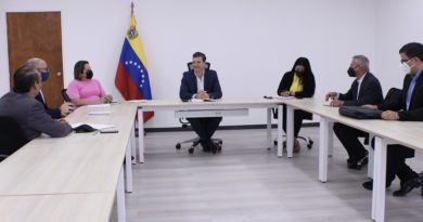 Evalúan planes para potenciar sector industrial automotor en Venezuela