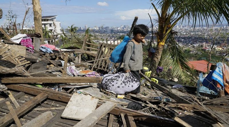 El tifón Rai deja al menos 208 muertos en Filipinas