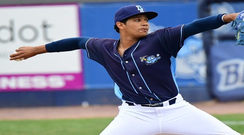 Lanzador dominicano Gerson Garabito se une a los Leones del Caracas