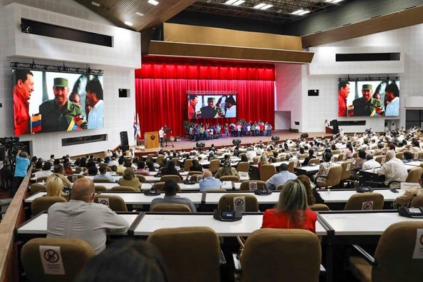 Mandatarios de la Alianza Bolivariana disfrutaron pieza teatral "Yo Creo que Alba comenzó con este abrazo"