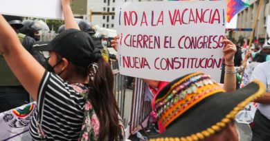 Derecha peruana fracasa para destituir a presidente Castillo ante Congreso pero genera una "crisis institucional"