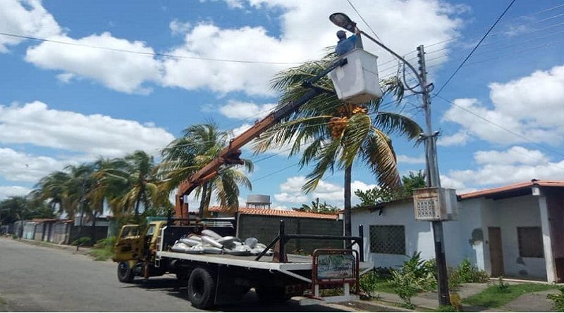En Acarigua inicia modernización del alumbrado público