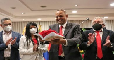 Presentan libro "China, la nueva civilización" del diputado Rodolfo Sanz