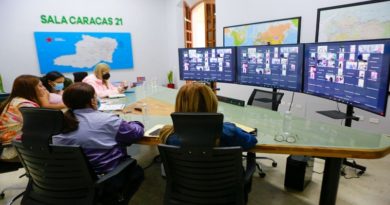 Alcaldesa Carmen Meléndez coordina acciones para distribución de juguetes a parroquias de Caracas