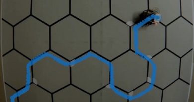 Construyen un robot capaz de guiarse en un laberinto