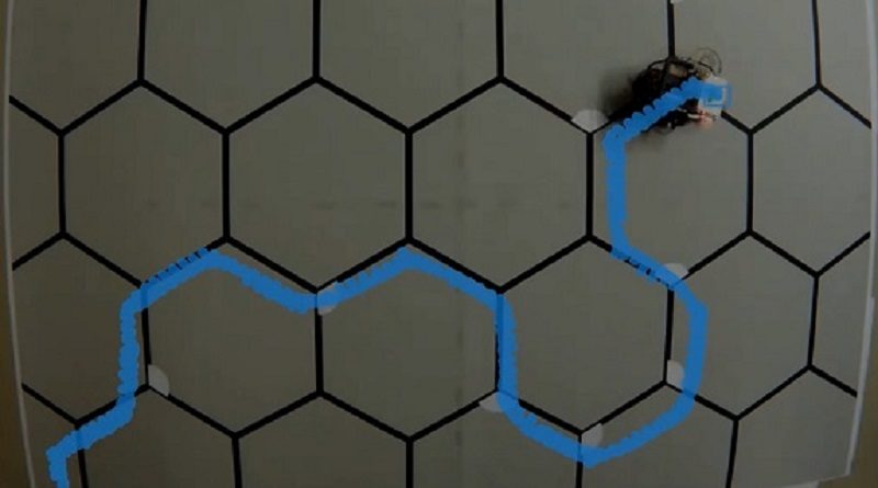 Construyen un robot capaz de guiarse en un laberinto