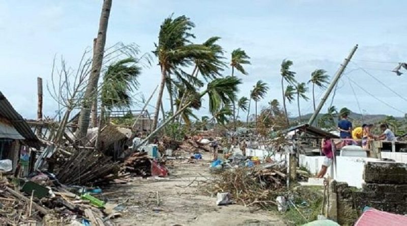 Aumentan a 338 personas fallecidas tras paso de tifón en Filipinas