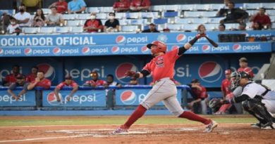 Cardenales propinó paliza a los Navegantes en Valencia
