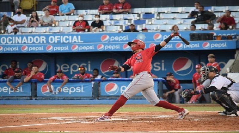Cardenales propinó paliza a los Navegantes en Valencia