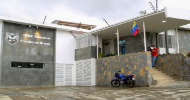 Reinauguran Unidad Educativa en Caracas