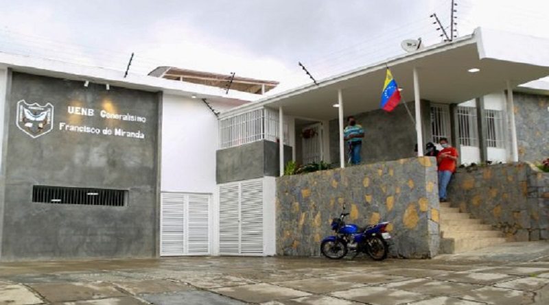 Reinauguran Unidad Educativa en Caracas