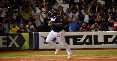 Denis Phipps le da la victoria a los Tigres sobre los Leones en extraining