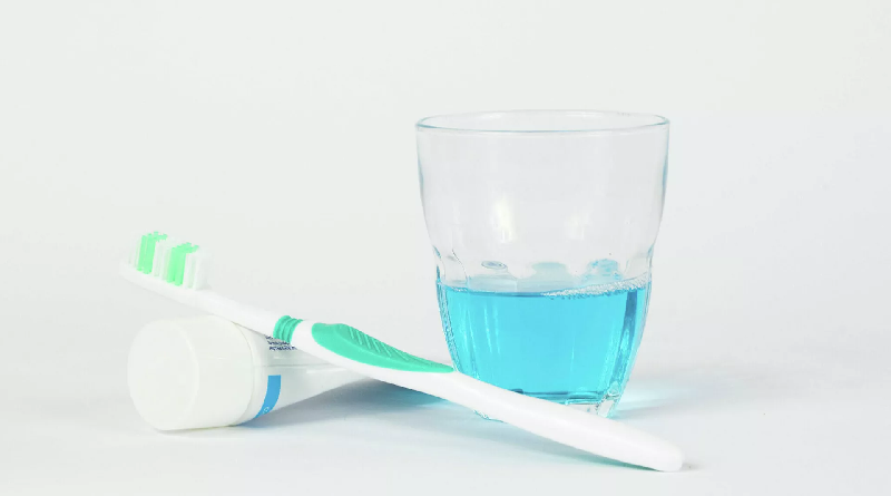 Crean enjuague bucal capaz de neutralizar casi al 100% la COVID-19 en la saliva hasta 5 horas