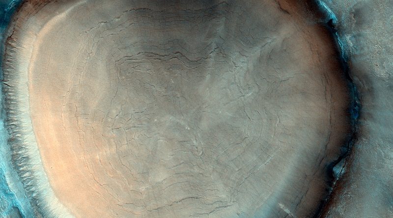 Agencia Espacial descubre cráter con anillos concentricos en Marte