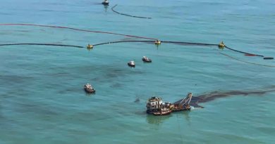 Perú investiga segundo derrame de crudo en las costas afectadas por Repsol