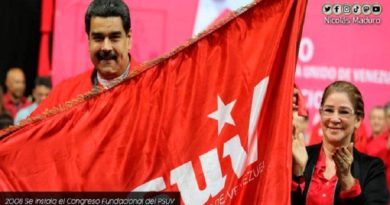 Presidente Maduro saluda a los militantes del PSUV a los 14 años del Congreso Fundacional