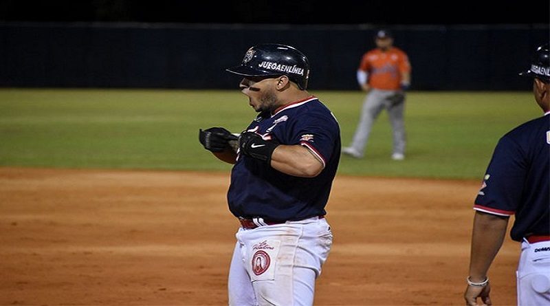 Tigres logra remontada épica tras vencer 12-8 a los Caribes
