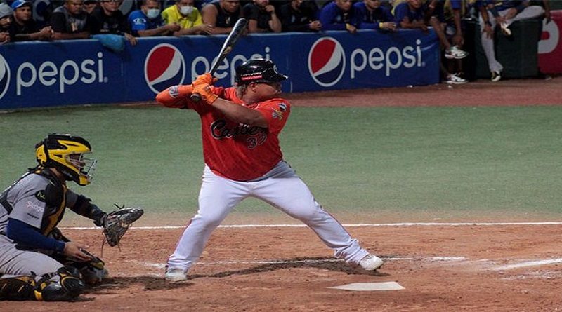 Caribes doblegó 6-5 a los Navegantes y picó adelante en la final