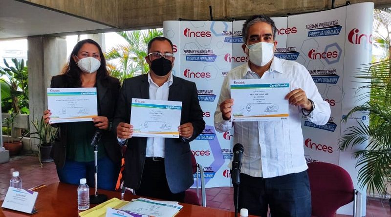 43 certificados fueron entregados a estudiantes del Inces