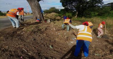 Continúan con la labor de limpieza de planteles educativos en Santa Teresa del Tuy