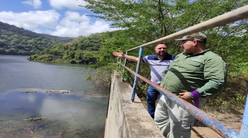 Ministro Josué Lorca inspecciona la laguna de Unare