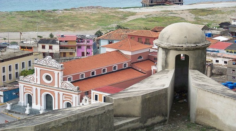 Ejecutan trabajos de recuperación del casco histórico de La Guaira