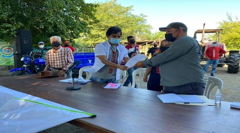 Entregan 70 títulos de permanencia a campesinos en la reserva forestal Ticoporo de Barinas