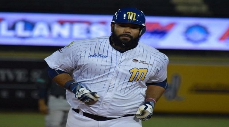 Nellie Rodríguez deja al Magallanes