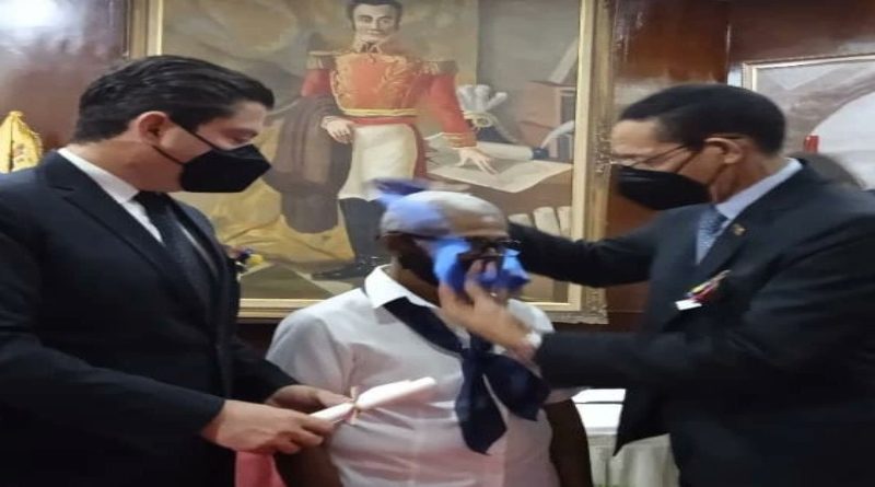 Maestros de Falcón reciben Orden Simón Rodríguez