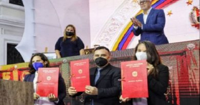 Parlamento Nacional aprueba proyecto de acuerdo en homenaje a Carlos Escarrá