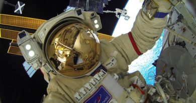 Rusia inicia su primera caminata espacial en 2022
