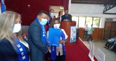 Conmemoran primera graduación de la UNEM en Guárico