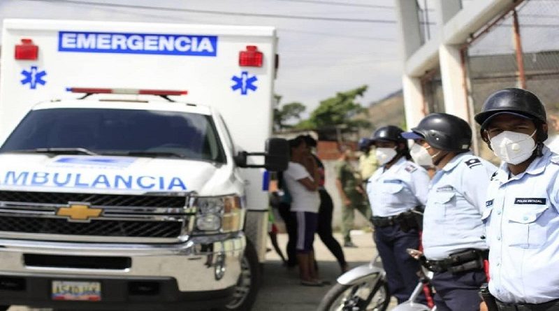 Entregan ambulancia y motopatrullas a habitantes del municipio Plaza en Miranda