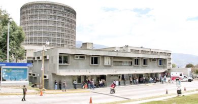 Instalan 400 nuevas lámparas LED en el Hospital Universitario de Los Andes