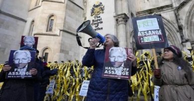 La larga batalla legal para propiciar la liberación de Assange se ha complementado con la movilización política en las calles. | Foto: El Financiero