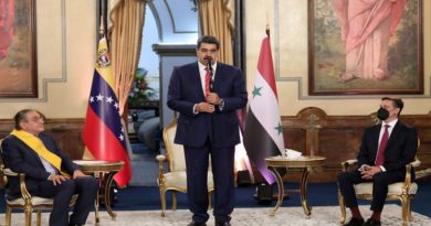 Venezuela condecora a embajador saliente de Siria | Presidente Maduro: Somos dos países antiterroristas y antiimperialistas