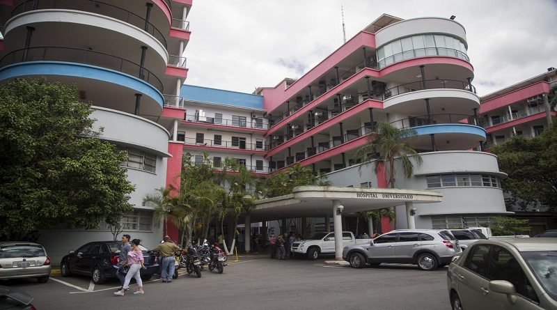 Inició aplicación de refuerzo a personal del Hospital Universitario de Caracas