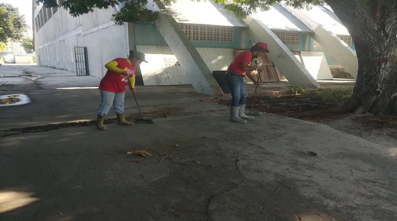 Realizan jornada de limpieza y desinfección en el Polideportivo Las Delicias