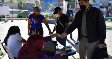 Oposición sólo recoge 50 mil firmas para referéndum revocatorio
