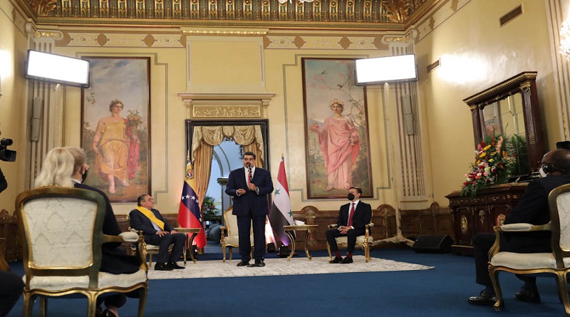 Venezuela condecora a embajador saliente de Siria | Presidente Maduro: Somos dos países antiterroristas y antiimperialistas