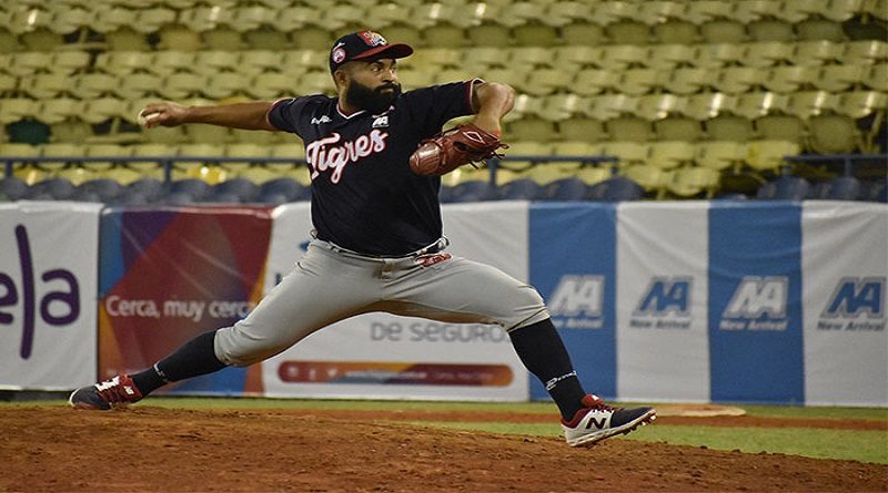 Águilas refuerza su bullpen con miras a la temporada 2022-2023