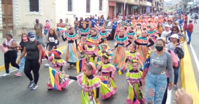 Encuentro Municipal de Danzas recibió 19 agrupaciones en La Victoria