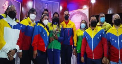 Rinden homenaje a medallistas falconianos de los XX Juegos Deportivos Nacionales