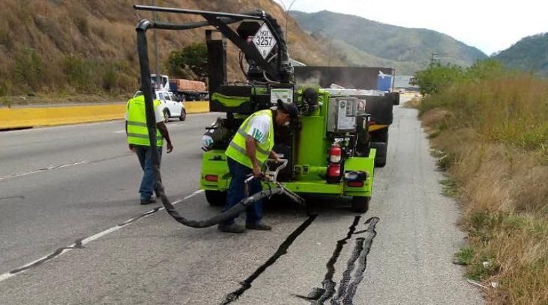 Incorporan plantas móviles de asfalto para acelerar trabajos de recuperación vial en Miranda