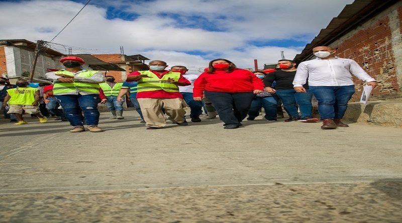 Rehabilitan fase I y II de la vialidad del sector La Ceibita en el Valle
