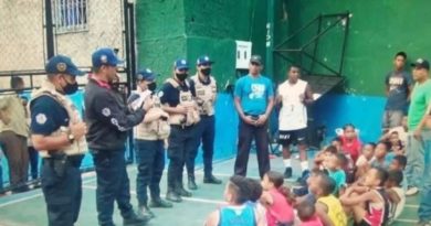 PNB dicta charla preventiva a niños de la Escuela de Baloncesto Guzmán Blanco en Caracas