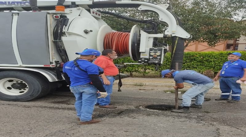 Hidrosuroeste realiza limpieza y succión de colectores residuales en Táchira
